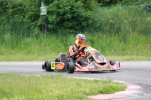 Anneville-J3-JF-202519-300x200 Résultats – Photos - Journée 3 - Championnat de Ligue de Karting des Hauts de France – Anneville (76)