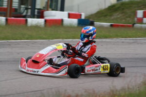 Anneville-J3-JF-202537-300x200 Résultats – Photos - Journée 3 - Championnat de Ligue de Karting des Hauts de France – Anneville (76)