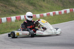Anneville-J3-JF-202584-300x200 Résultats – Photos - Journée 3 - Championnat de Ligue de Karting des Hauts de France – Anneville (76)